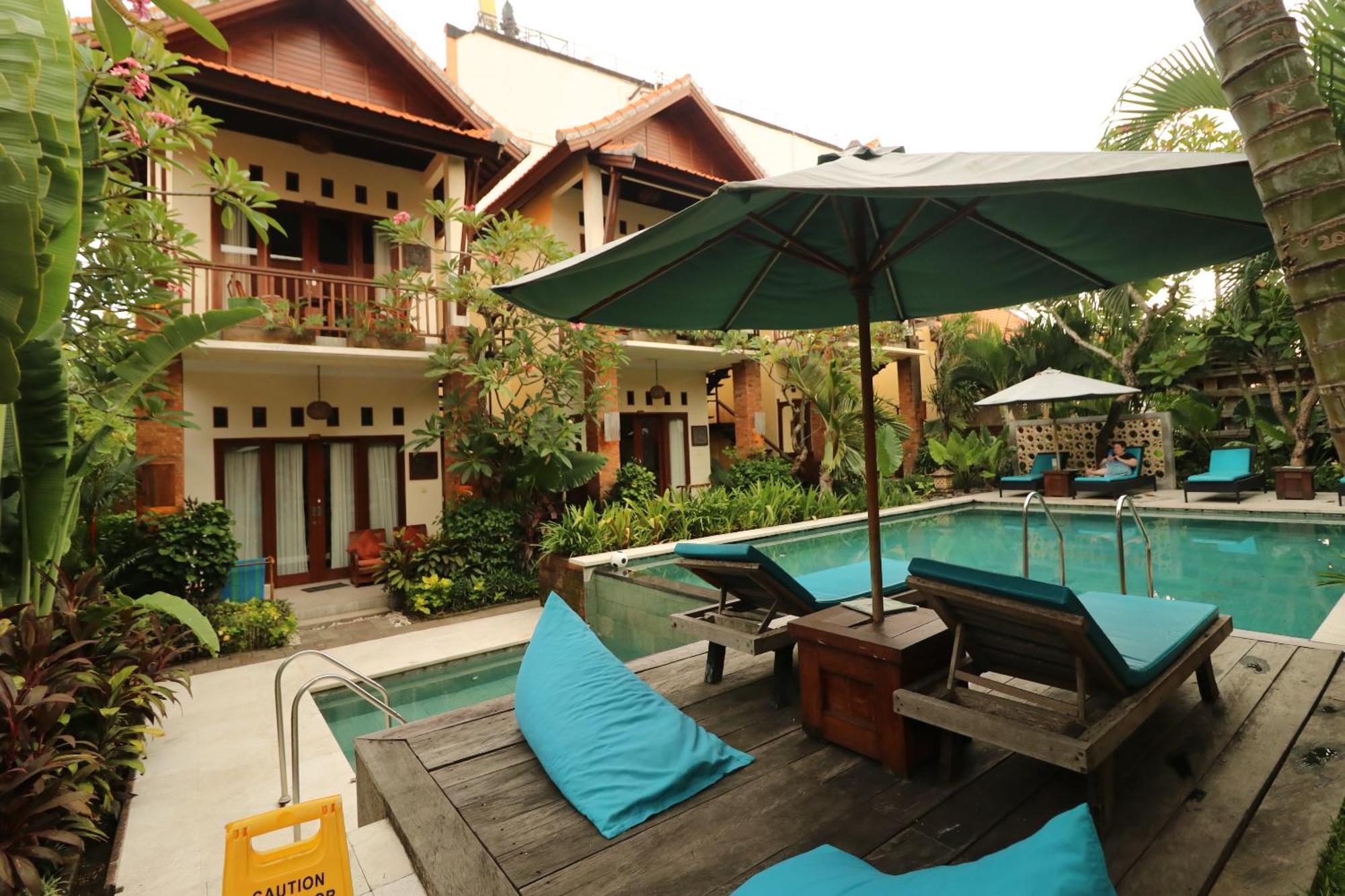 Mina Pelasa Hotel Legian Extérieur photo